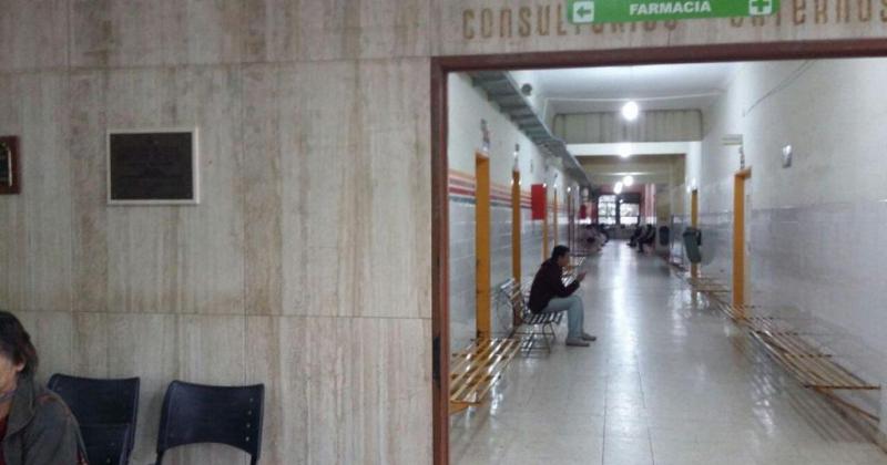 Impaciente un joven destrozoacute vidrios del hospital por un esguince