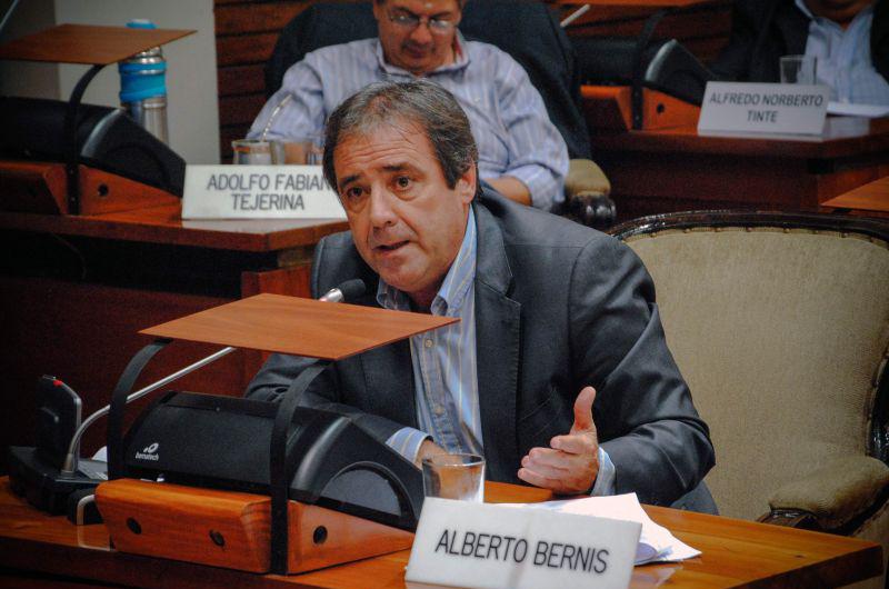 Bernis destacoacute propuesta salarial del Gobierno y ratificoacute el diaacutelogo