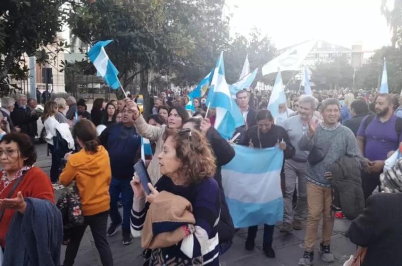 Marcha por la paz y un tractorazo de apoyo de productores