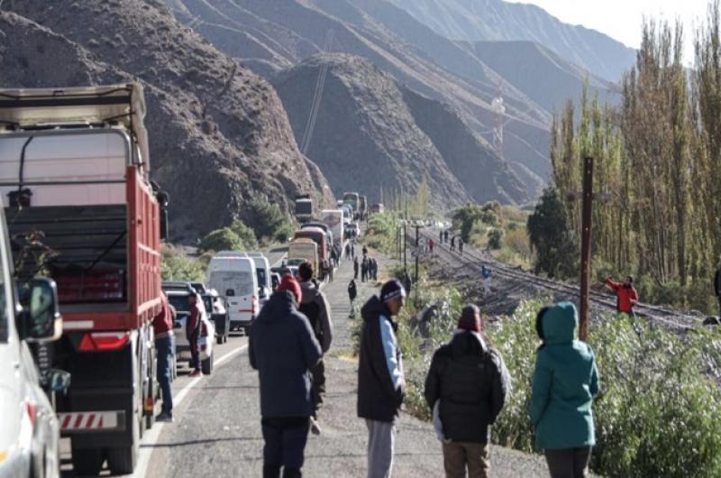 Por los cortes se pierden maacutes de 120 millones diarios en turismo