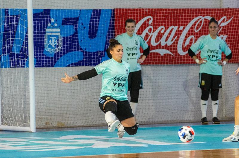 Seleccionado femenino de Futsal sigue con los ensayos