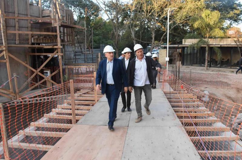 Morales y Sadir visitaron el Centro Cultural Lola Mora y constataron avances de la obra