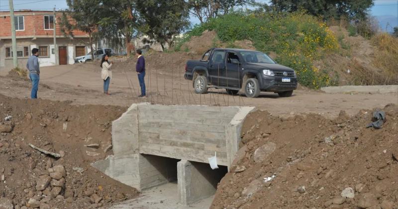 Continuacutea en ejecucioacuten el plan integral de obras para el barrio Tupac Amaru