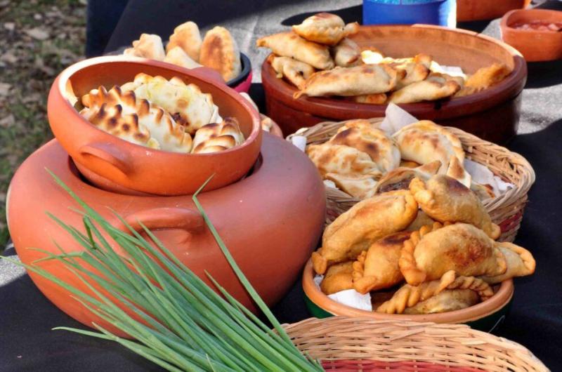 Este saacutebado se realiza el festival de la empanada jujentildea