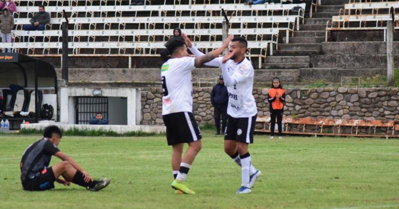 Zapla goleoacute a Nieva y se consagroacute campeoacuten del Apertura