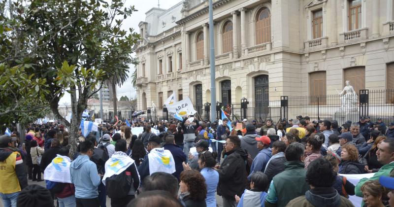 Tensioacuten poliacutetica en Jujuy