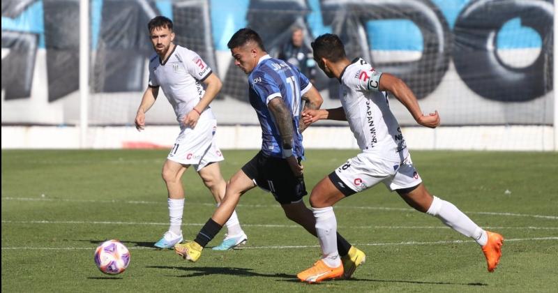 Gimnasia recibioacute otro duro golpe ante Estudiantes de Buenos Aires