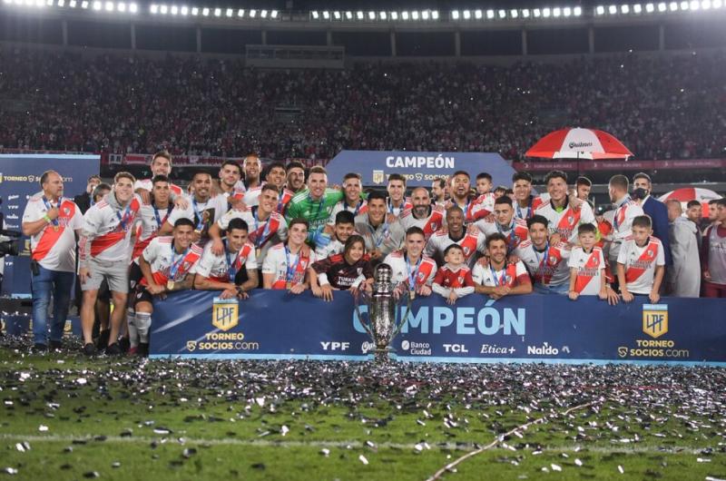 River goleoacute a Estudiantes y se consagroacute campeoacuten 