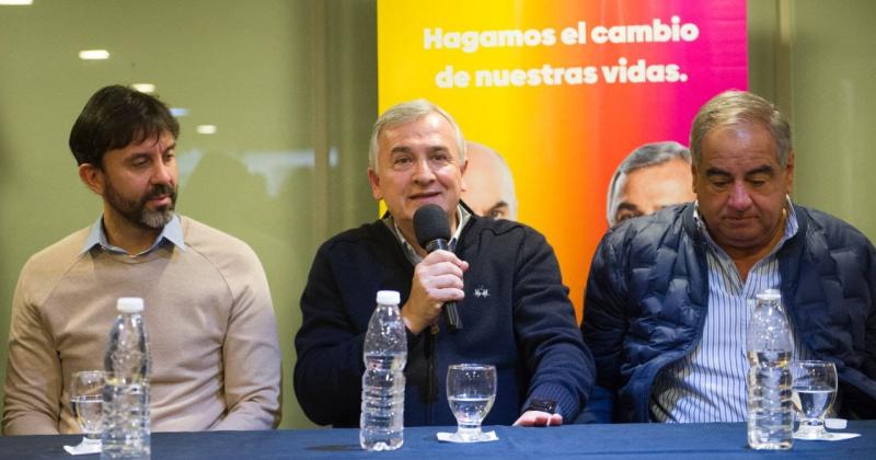 Morales ratificoacute la decisioacuten de eliminar retenciones a 200 productos regionales