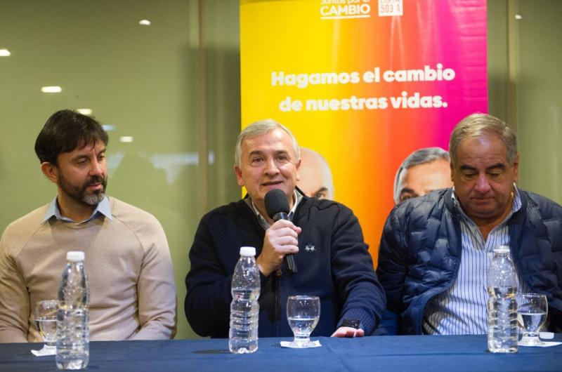 Morales ratificoacute la decisioacuten de eliminar retenciones a 200 productos regionales