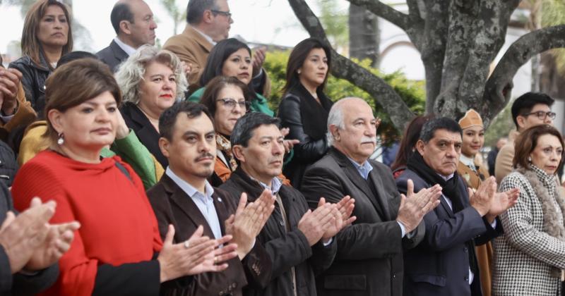 Precandidatos del Frente Cambia Jujuy junto al pueblo de El Carmen 
