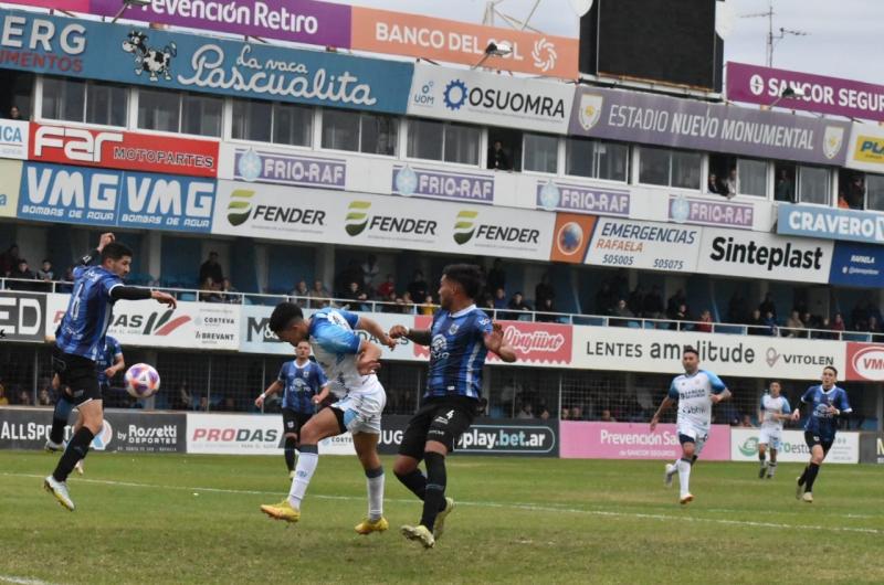 Gimnasia y Esgrima recibioacute otro golpe de Atleacutetico Rafaela