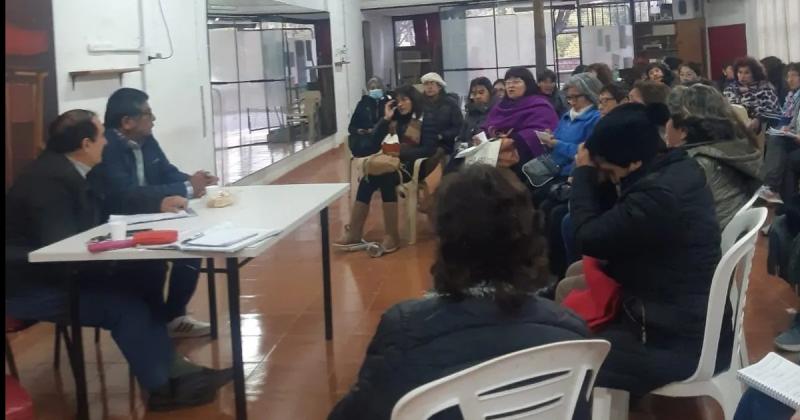 Vocal del ISJ se reunioacute con jubilados docentes de niveles inicial y primario