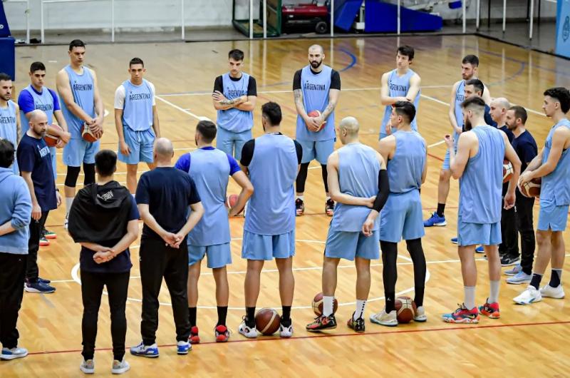 Argentina comienza competencia en la preparacioacuten con amistoso en Catalunya