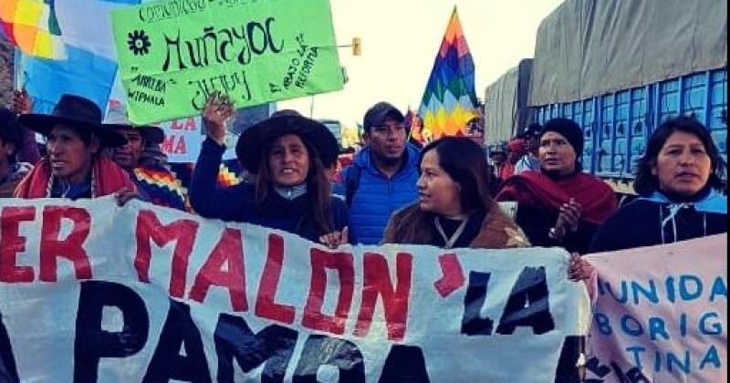 Partioacute la marcha del Maloacuten de la Paz hacia el Congreso Nacional