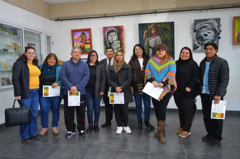 Invitan a vecinos de San Pedro a visitar la exposicioacuten de arte Pachamama tierra viva