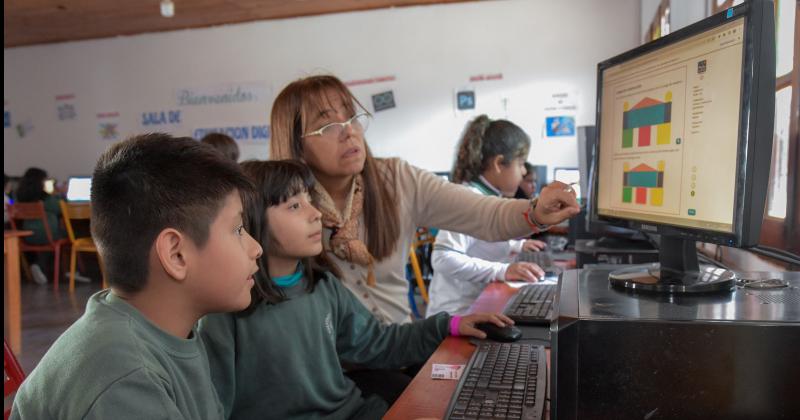 Implementan programas educativos innovadores en tres escuelas de Libertador
