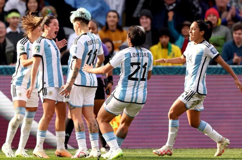 Argentina lo remontoacute igualoacute ante Sudaacutefrica y mantiene las chances en el Mundial Femenino