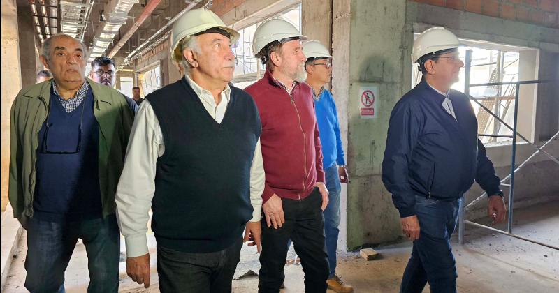 Recorrida por la obra del nuevo hospital regional en Libertador