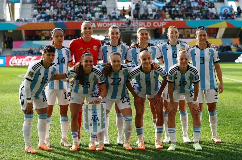 Argentina se juega su uacuteltima chance ante el poderoso Suecia