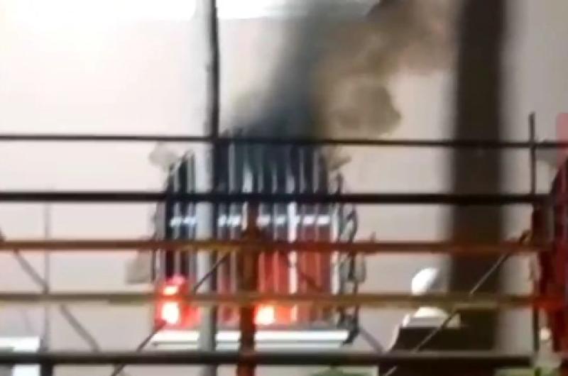 Arrojaron una bomba molotov contra el edificio municipal de San Pedro