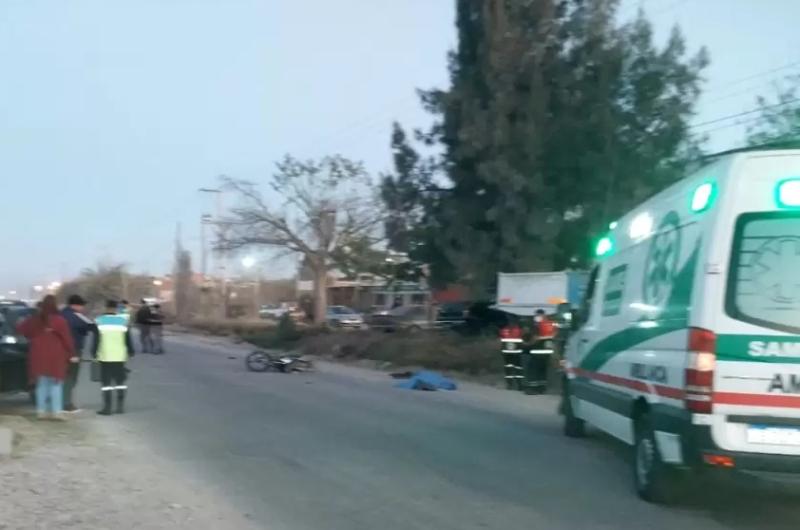 Un motociclista murioacute tras chocar de frente contra una camioneta