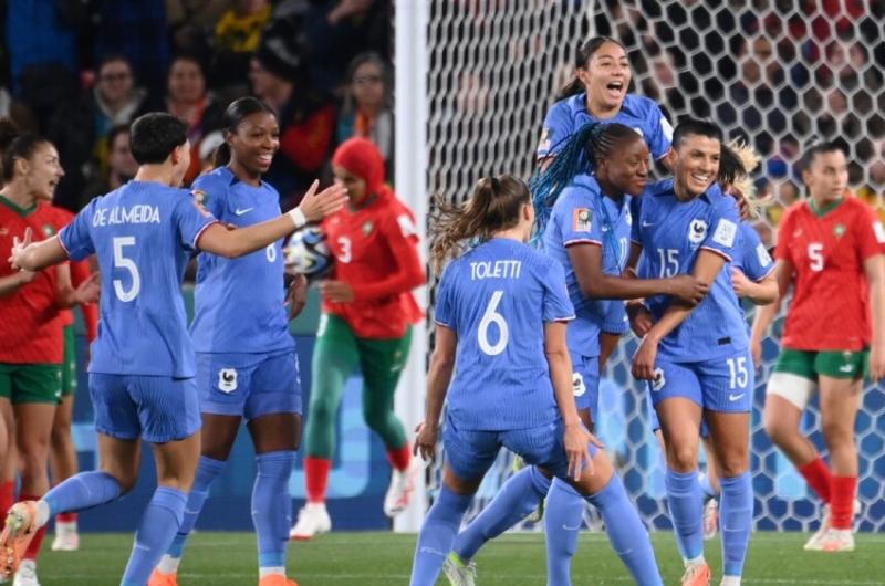 Francia goleoacute a Marruecos por 4 a 0 y sigue en carrera 