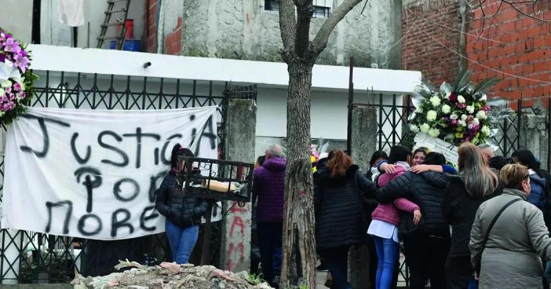 Dolor en la inhumacioacuten de los restos de Morena mientras los detenidos se niegan a declarar