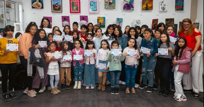 Muestra de Arte Plaacutestica Infantil Fiesta de Colores