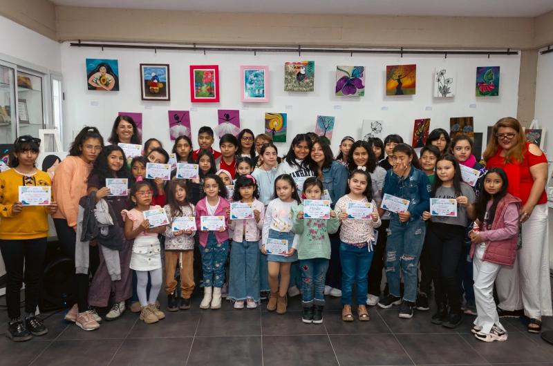 Muestra de Arte Plaacutestica Infantil Fiesta de Colores