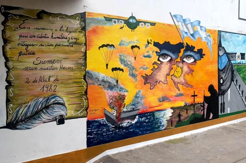 Mural en homenaje a excombatientes