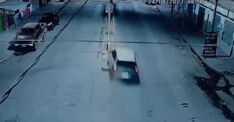  Auto a gran velocidad sufrioacute un tremendo choque en Monterrico