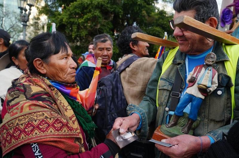 Darle jerarquiacutea constitucional a la Consulta Libre e Informada a los Pueblos Originarios