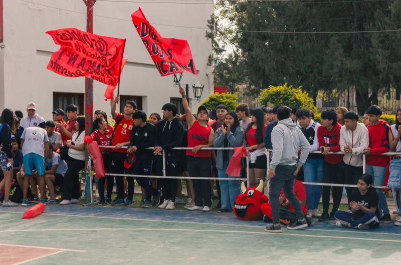 Con gran eacutexito se desarrolloacute la Estudiantina 2023 sampedrentildea