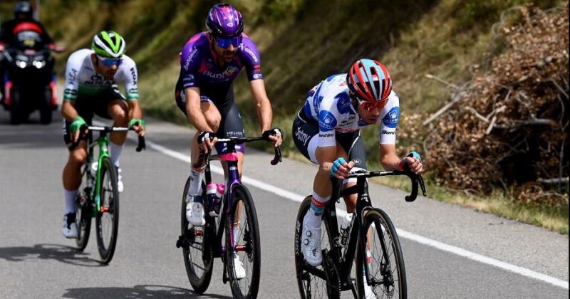 iexclHistoacuterico Un argentino lidera la montantildea en la Vuelta a Espantildea