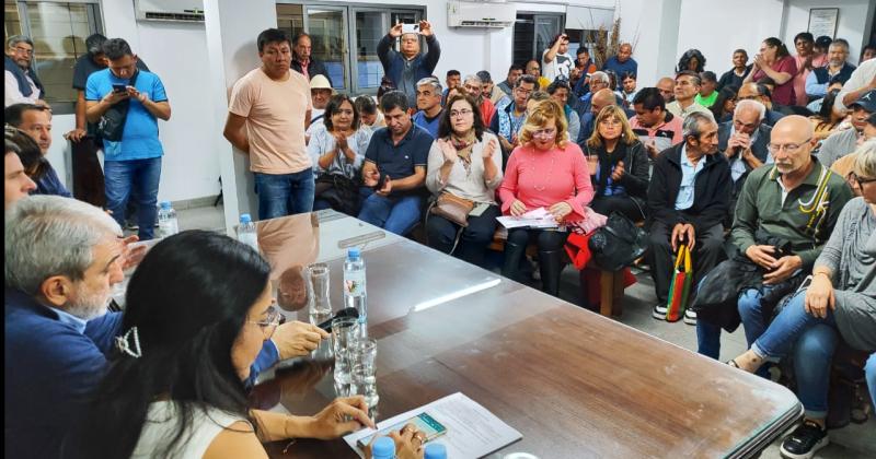 Sindicatos y la cuacutepula de la CGT provincial expresaron su apoyo a Sergio Massa