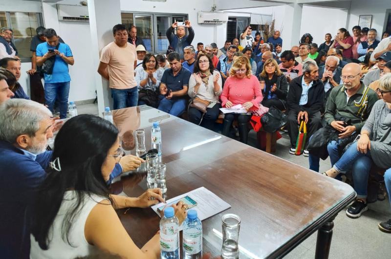 Sindicatos y la cuacutepula de la CGT provincial expresaron su apoyo a Sergio Massa