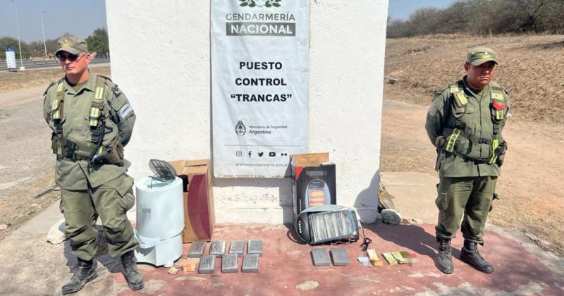 Capturaron a una pareja que salioacute desde Jujuy con 9 kilos de cocaiacutena