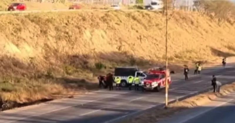 Un motociclista murioacute tras ser impactado por una camioneta