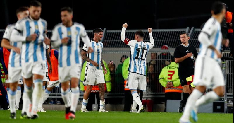 Argentina vencioacute a Ecuador con un golazo de Messi