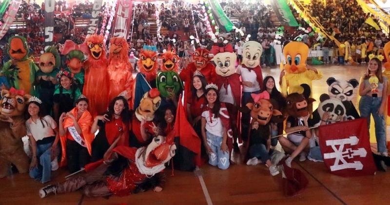 Cierre de los saacutebados estudiantiles y eleccioacuten de la reina departamental de Palpalaacute