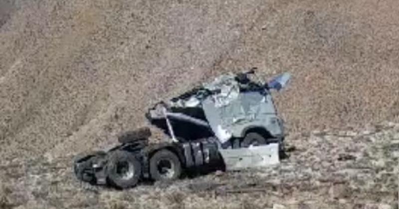 Un camionero correntino murioacute al volcar en Lipaacuten
