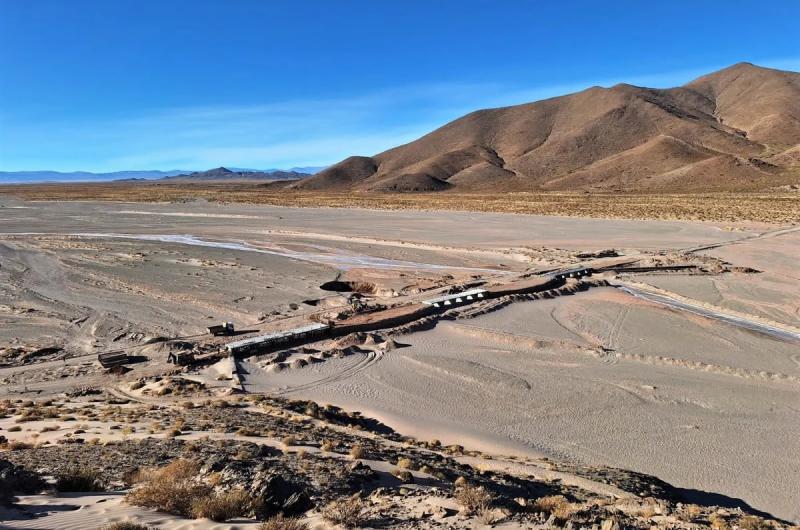 Obras del puente sobre el Riacuteo Las Burras avanzan en un 85-en-porciento-