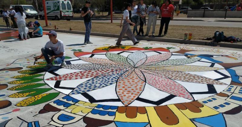 Comienza la FNE con la pintada estudiantil