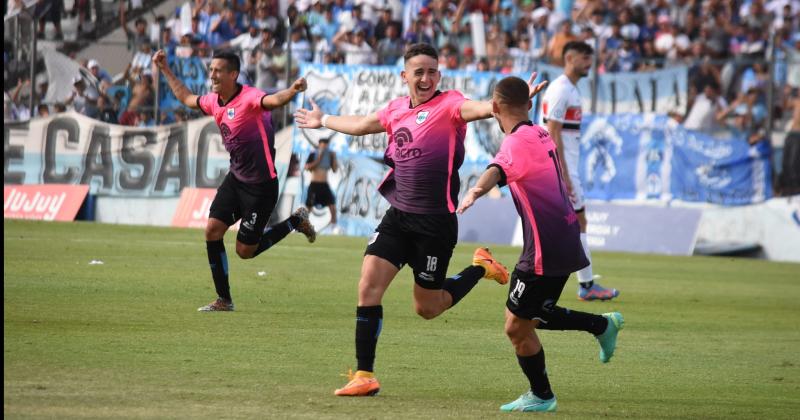 Se agrandoacute Gimnasia y superoacute al liacuteder Chacarita por 2 a 0