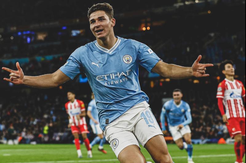 Juliaacuten Aacutelvarez convirtioacute un doblete y brilloacute en la victoria de Manchester City