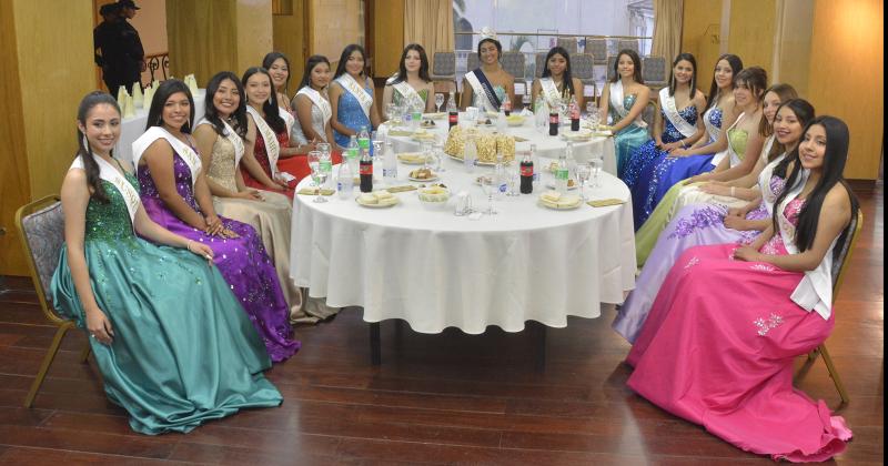 Las bellas jovencitas que competiraacuten por el trono provincial visitaron Diario Pregoacuten