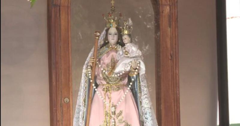 Entronizacioacuten de imagen de la Virgen del Rosario de Riacuteo Blanco y Paypaya