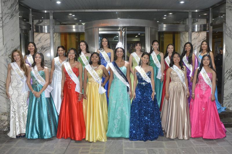 Las bellas jovencitas que competiraacuten por el trono provincial visitaron Diario Pregoacuten