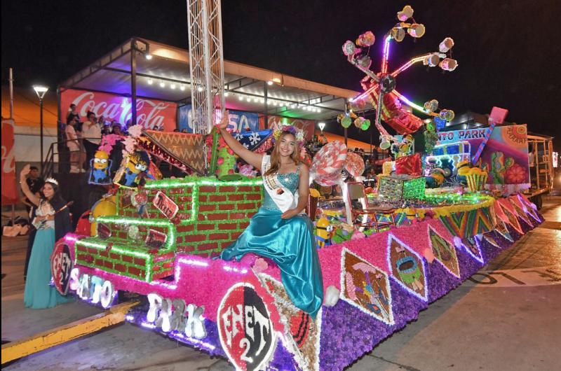 Hoy desfile doble de carrozas en Ciudad Cultural